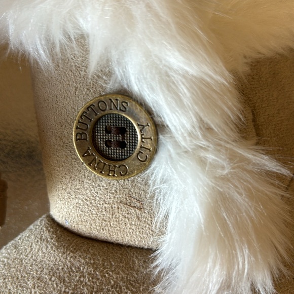 NWOT China Buttons City Toddler Winter Faux Fur Boots Size 25 - Picture 8 of 10